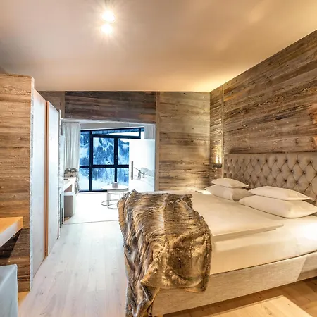 Kohlmayr Superior Hotel 4*