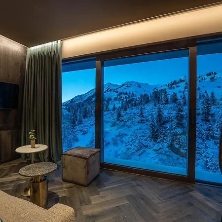 Kohlmayr Superior 4*
