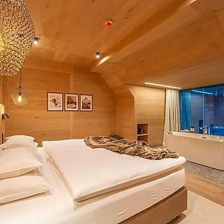 Kohlmayr Superior 4*